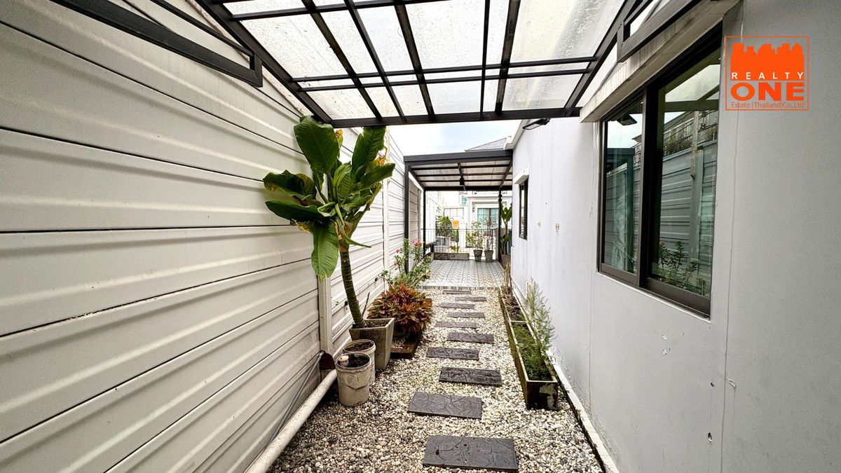 ขายทาวน์โฮมมีนบุรี-ร่มเกล้า : ขายบ้าน พฤกษาวิลล์ กรุงเทพกรีฑา วงแหวน 30.2 ตารางวา หลังมุม 4 ห้องนอน 