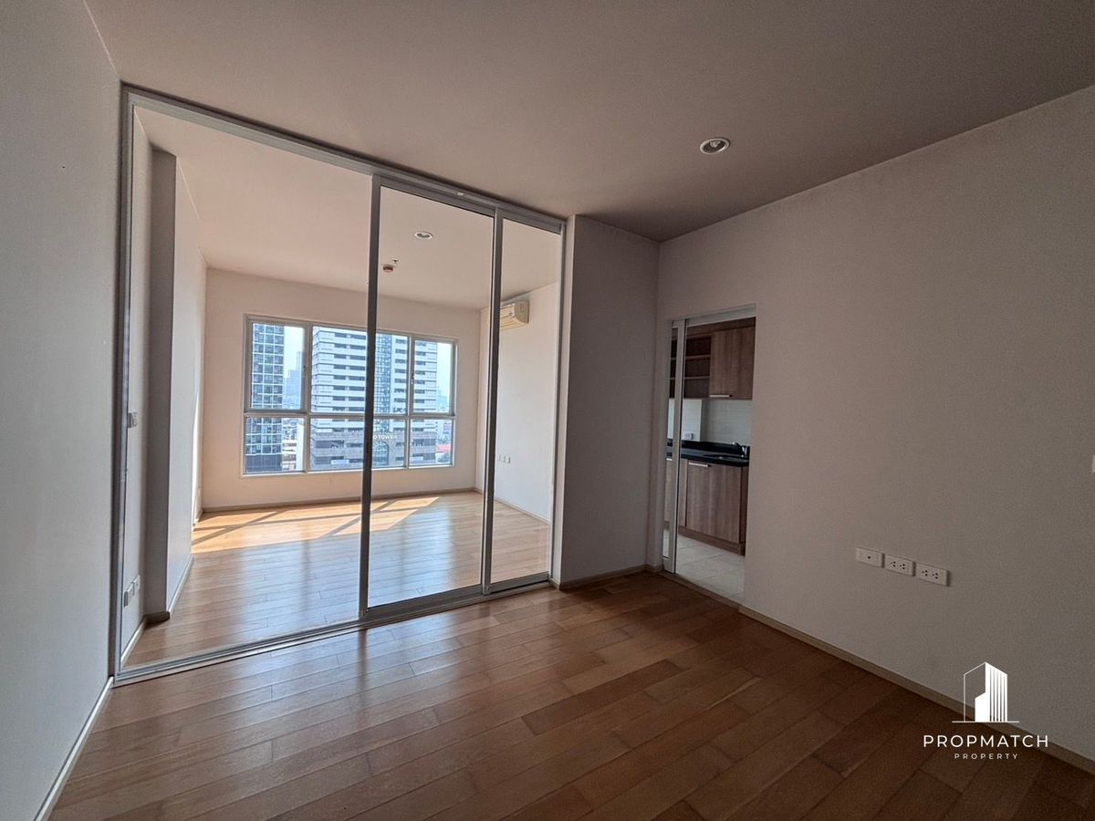 For SaleCondoWongwianyai, Charoennakor : ✨flash deal ✨Hive Sathorn (1Bed 1Bath 40SQM) Ready! Only 3,550,000 baht Tel.0981315848 @propmatch