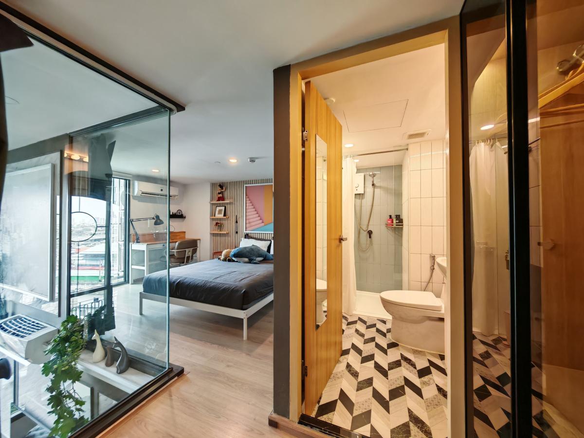 For SaleCondoKhlongtoei, Kluaynamthai : 24/03/2026, Life in the heart of Asoke! 2 bedrooms with city view at a special price of 6.89 million
Convenient transportation via BTS/MRT, close to shopping and complete lifestyle amenities! 0642748883