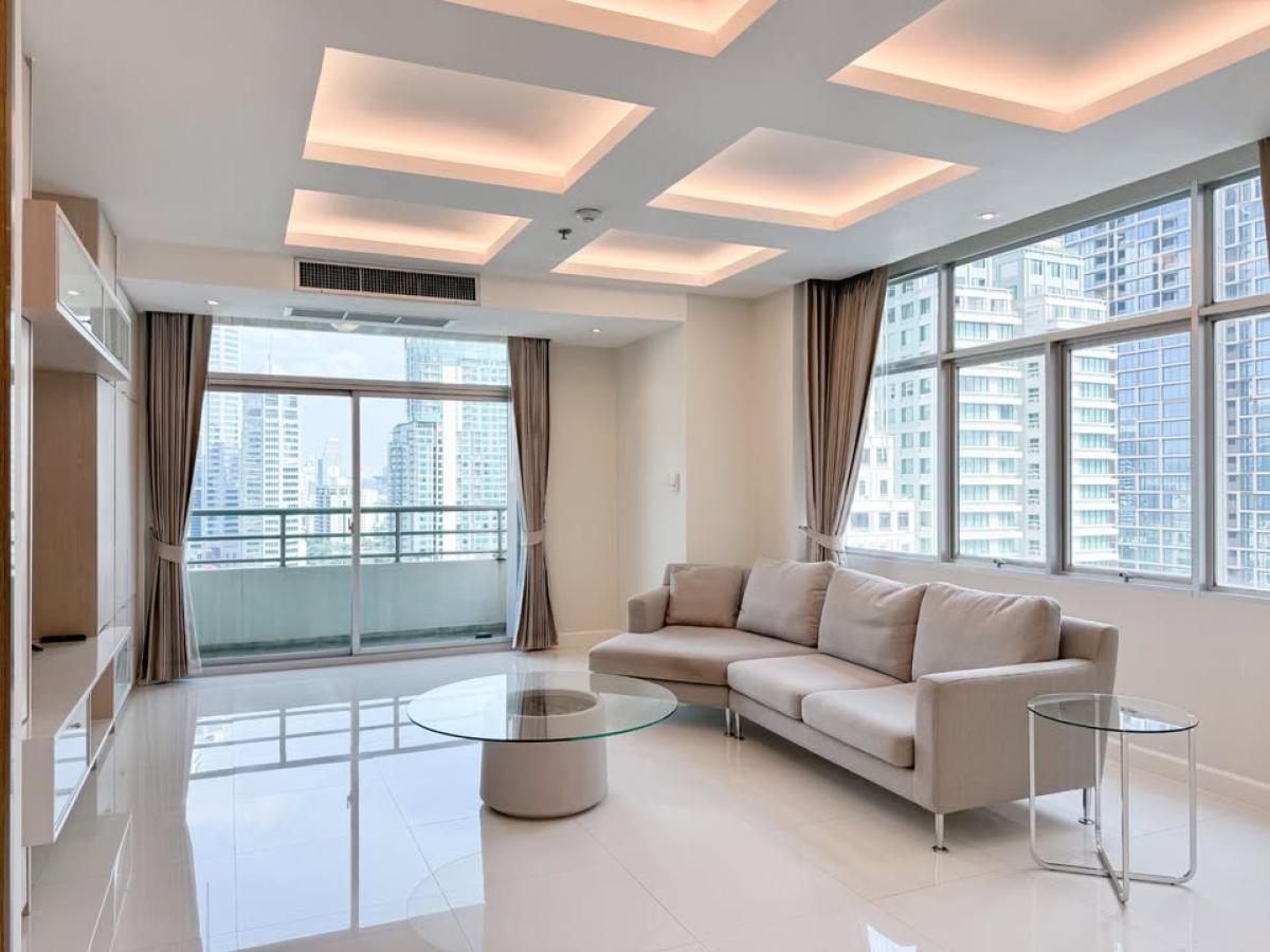 For RentCondoWitthayu, Chidlom, Langsuan, Ploenchit : 03/04/2026, Luxury in the heart of the city! 2-bedroom Grand Langsuan near BTS Chit Lom
Spacious area of 144 sqm with swimming pool and fitness. Rent price 100,000 THB/month 0642748883