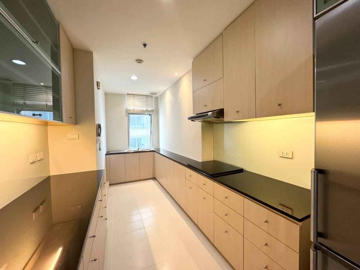 For RentCondoWitthayu, Chidlom, Langsuan, Ploenchit : 03/04/2026, Luxury in the heart of the city! 2-bedroom Grand Langsuan near BTS Chit Lom
Spacious area of 144 sqm with swimming pool and fitness. Rent price 100,000 THB/month 0642748883