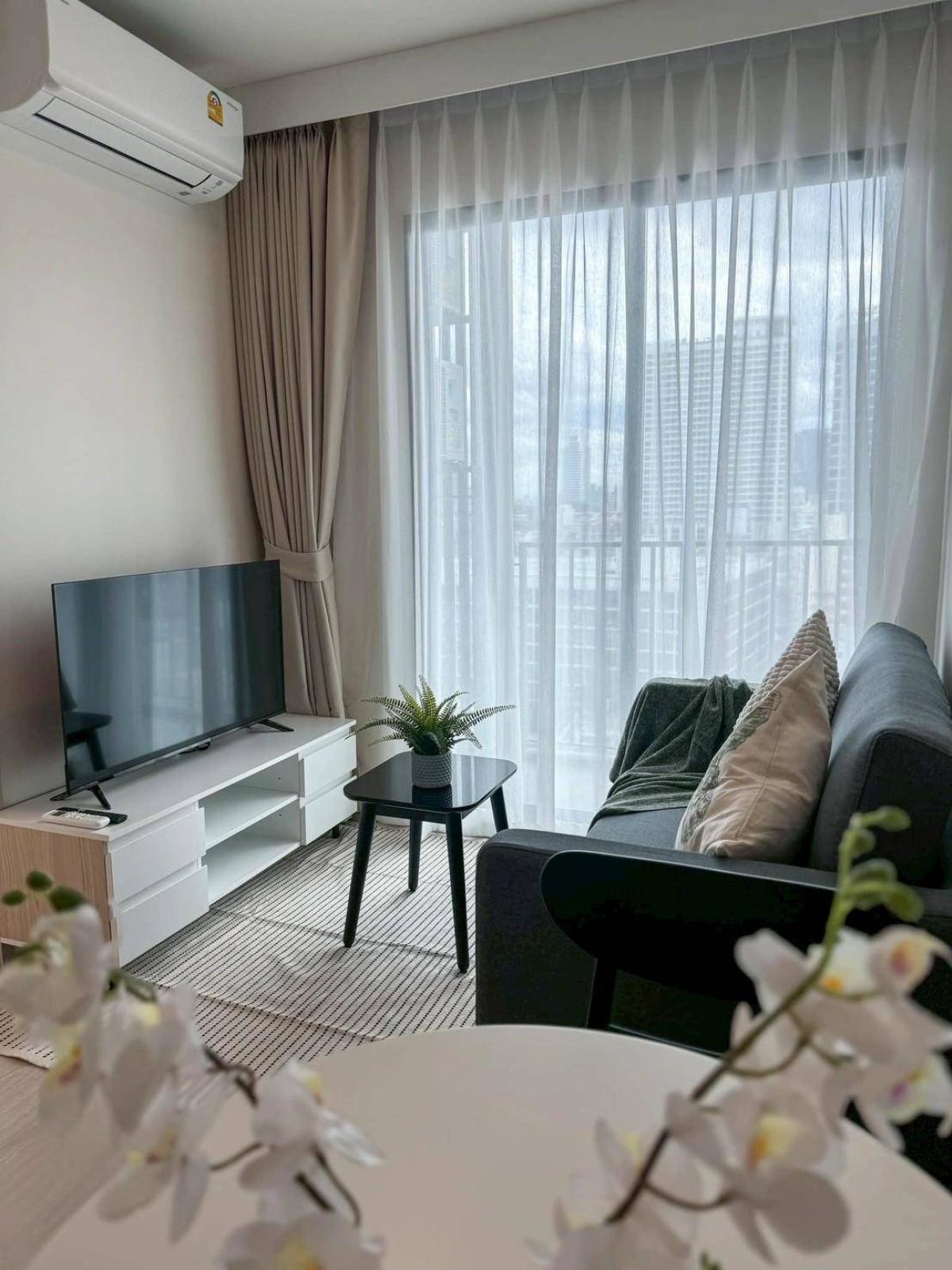 For SaleCondoBangna, Bearing, Lasalle : 03/04/2026, Condo Nue Noble Ratchada-Ladprao 1 bedroom next to BTS/MRT near the city
Easy investment, only 3.58 million, ready to move in immediately! 0642748883