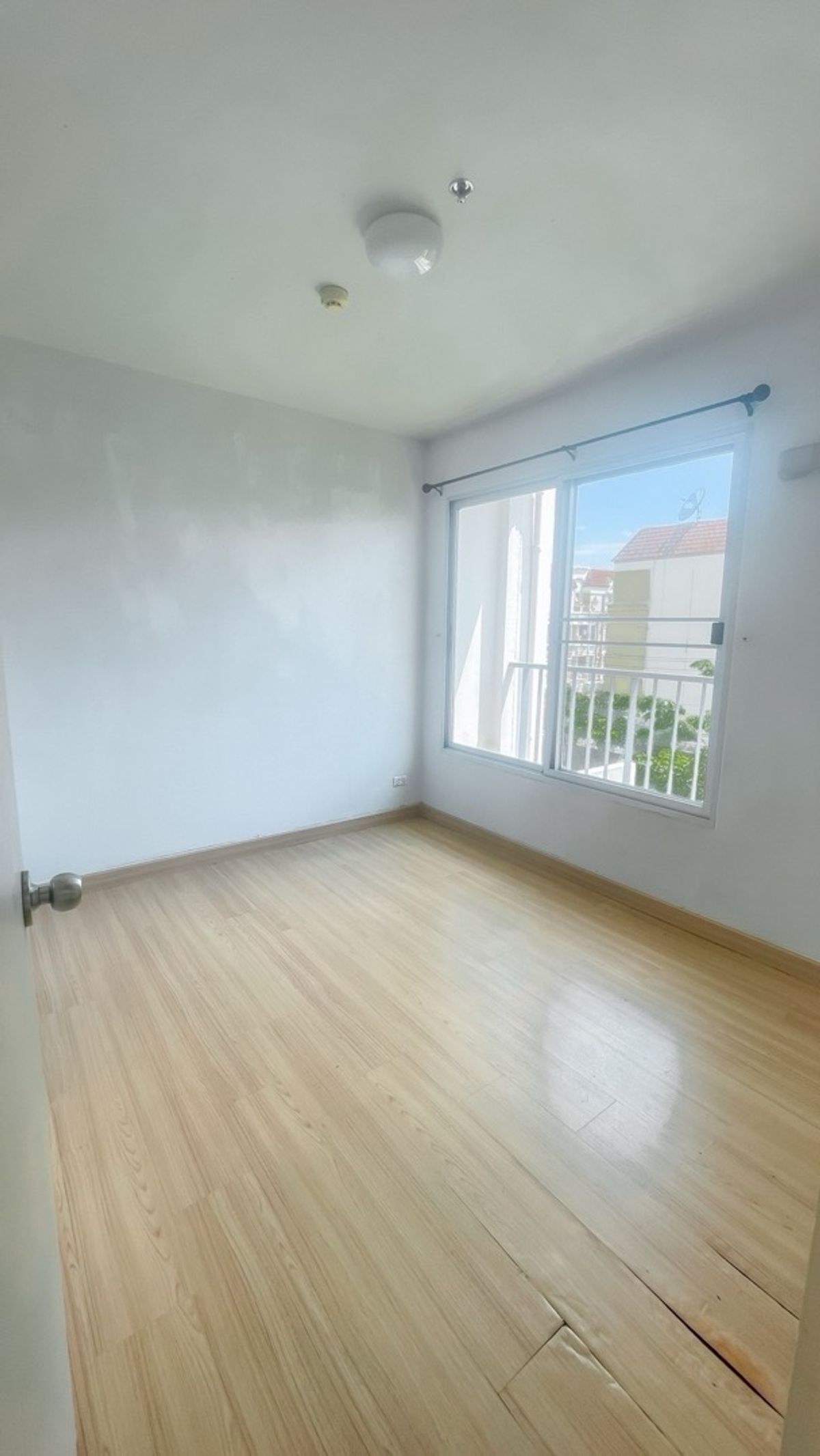 For SaleCondoPattanakan, Srinakarin : The cheapest in the Parkland Srinakarin project (The Parkland Srinakarin)  🛏️ 1 bedroom 🛁 1 bathroom 🛋️ 1 living room size 40 sqm. Building B 3 ✨ Price 1,700,000 baht ✨