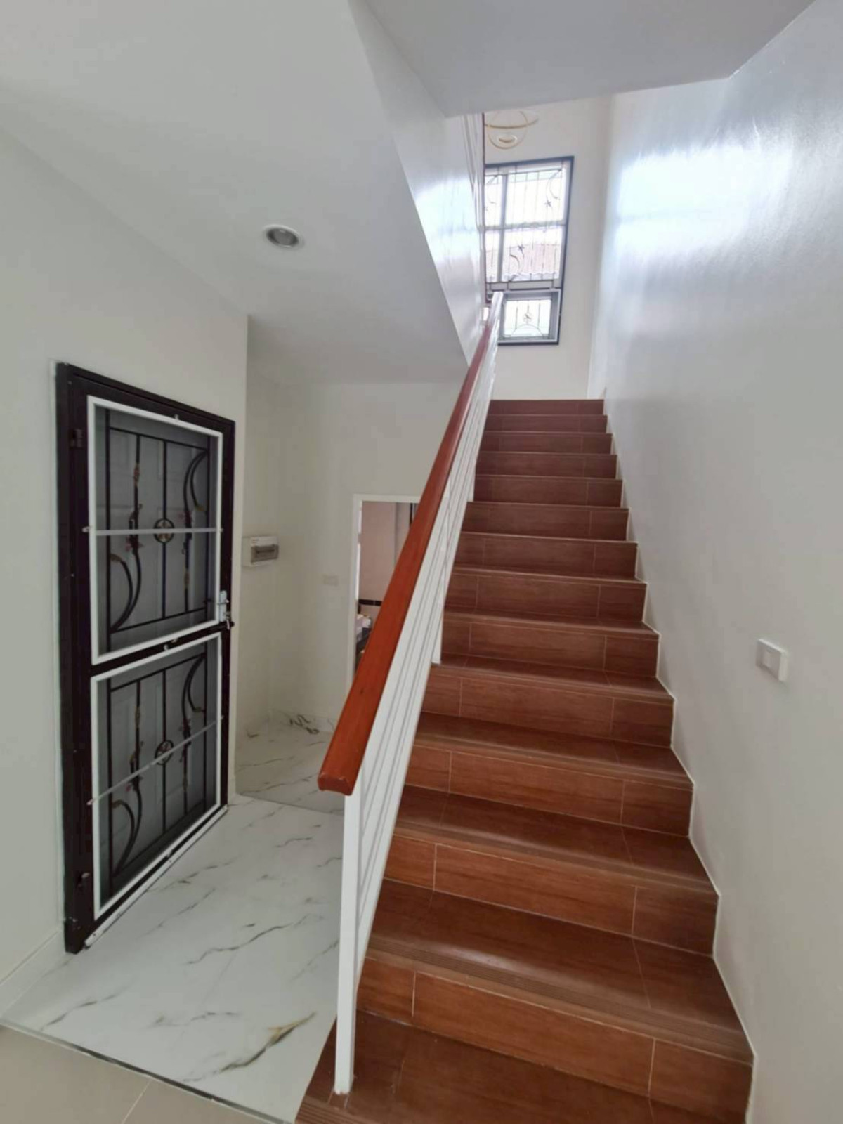 ขายบ้านนนทบุรี บางใหญ่ บางบัวทอง : ขายบ้าน เดอะ มิวส์ โฮม หน้ากว้าง รีโนเวทใหม่ คลองถนน บางบัวทอง นนทบุรี CX-140936