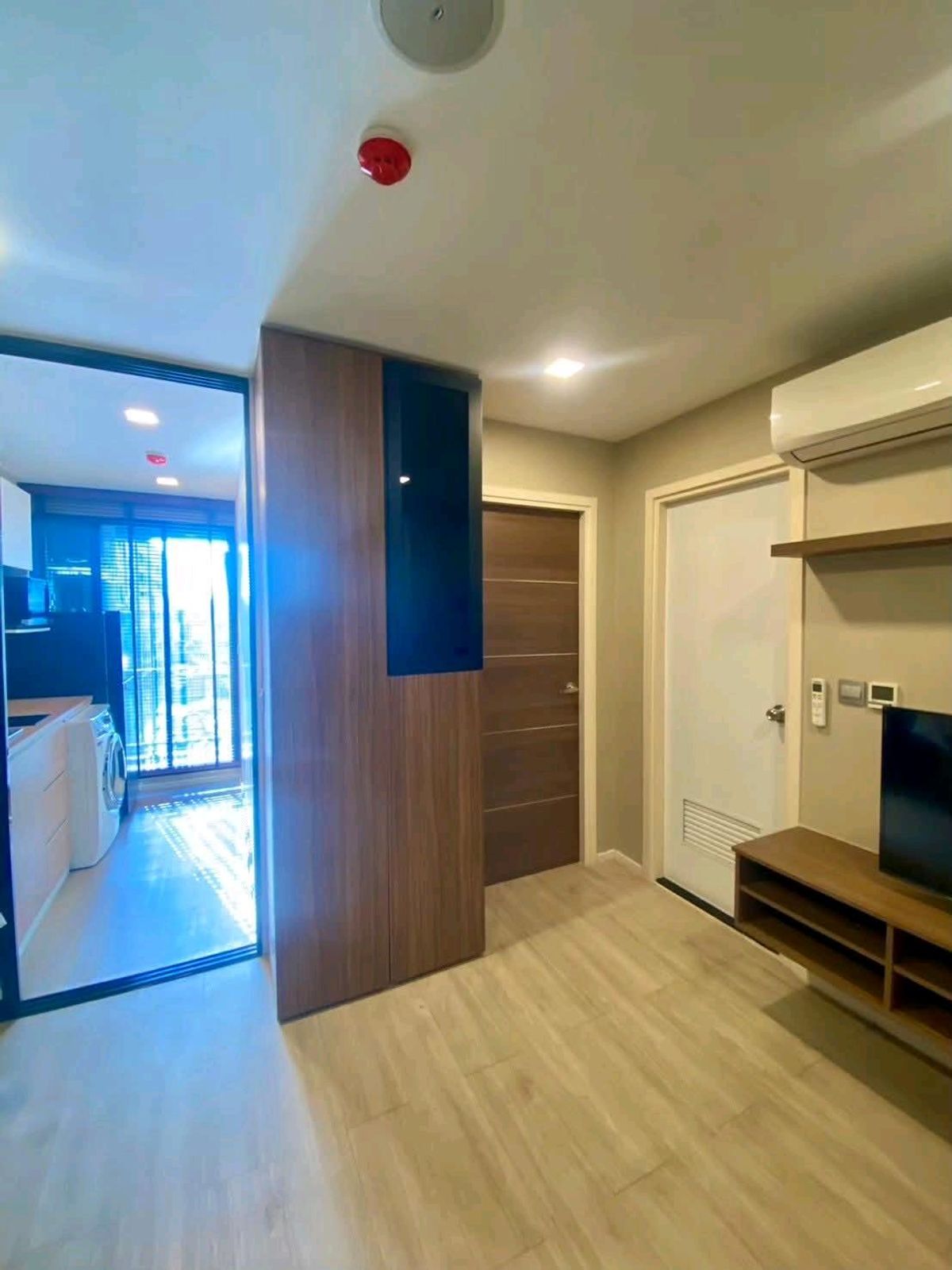For RentCondoChokchai 4, Ladprao 71, Ladprao 48, : 📍 Good location, convenient transportation, located in Soi Lat Phrao 71 (Nak Niwat 37) near the yellow line