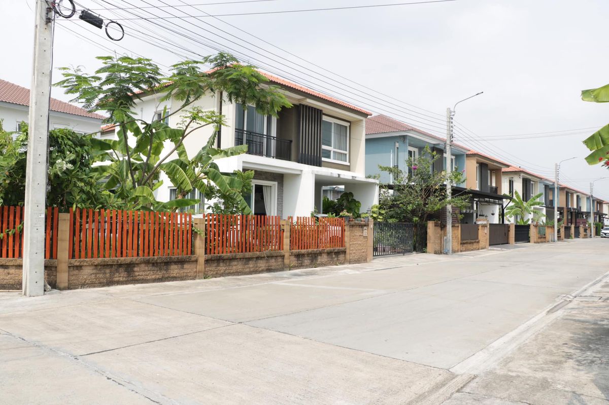ขายบ้านพัฒนาการ ศรีนครินทร์ : TP186 ขาย บ้านเดี่ยวหลังมุม Golden Village อ่อนนุช-พัฒนาการ 