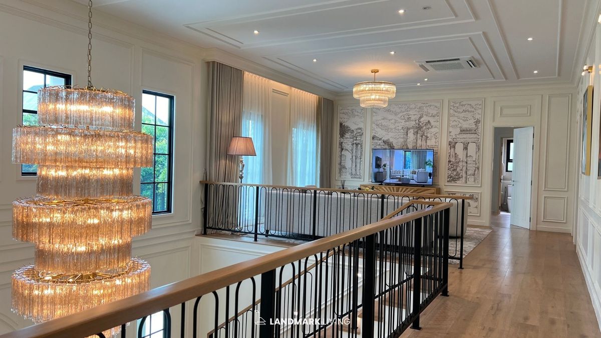 For SaleHousePattanakan, Srinakarin : ✨ Everything as in the picture Ready to move in. 🏡 Narinsiri Krungthep Kreetha. Real touch. Receive premium deals before anyone else at Landmark Living 💯