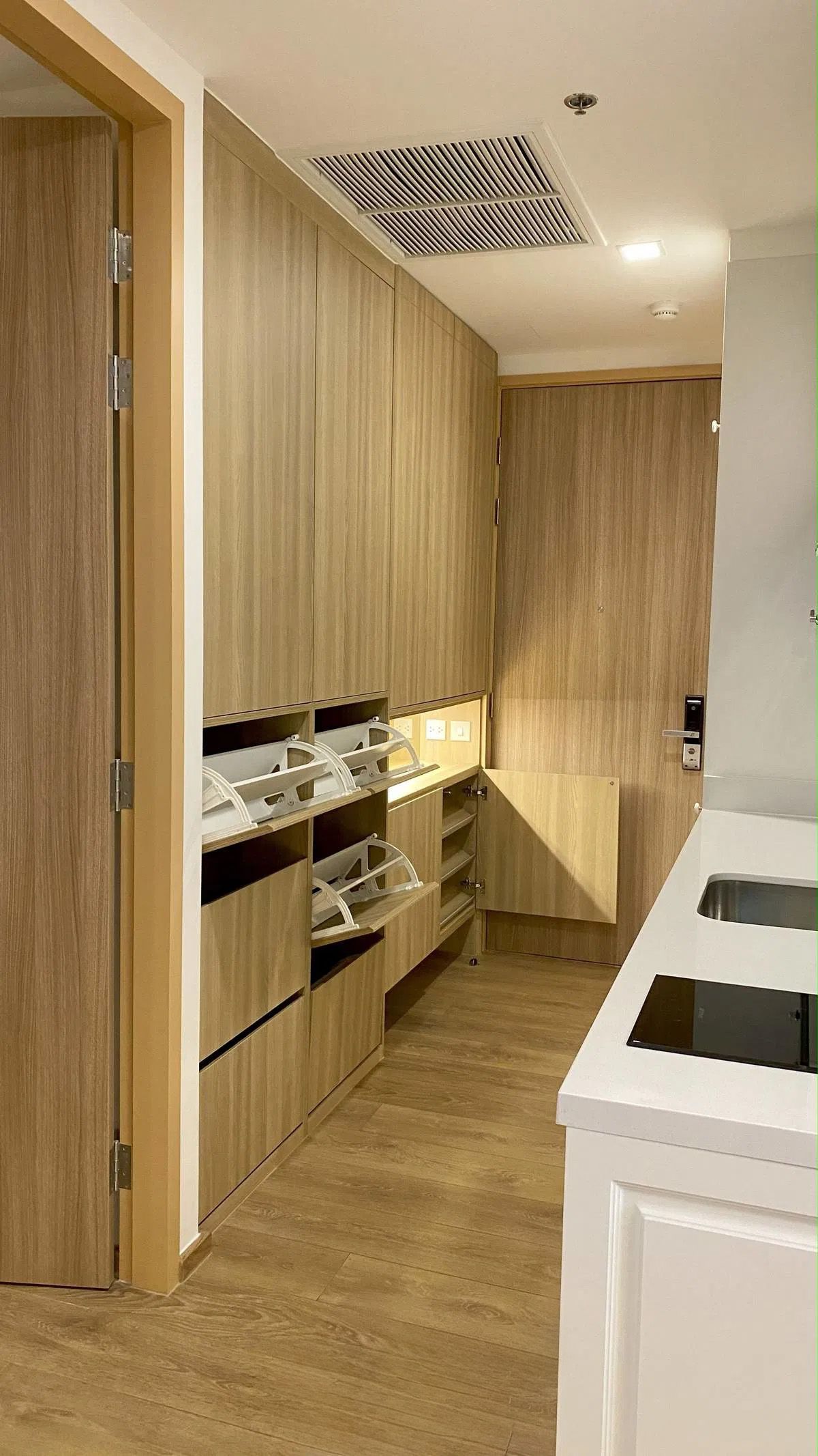 ให้เช่าคอนโดสุขุมวิท อโศก ทองหล่อ : Noble BE 33 (โนเบิล บี เทอร์ตี้ทรี) 125 sq.m. Code: L32570 Eng 中 日 Please add LINE ID @806qphgn o8415o5483