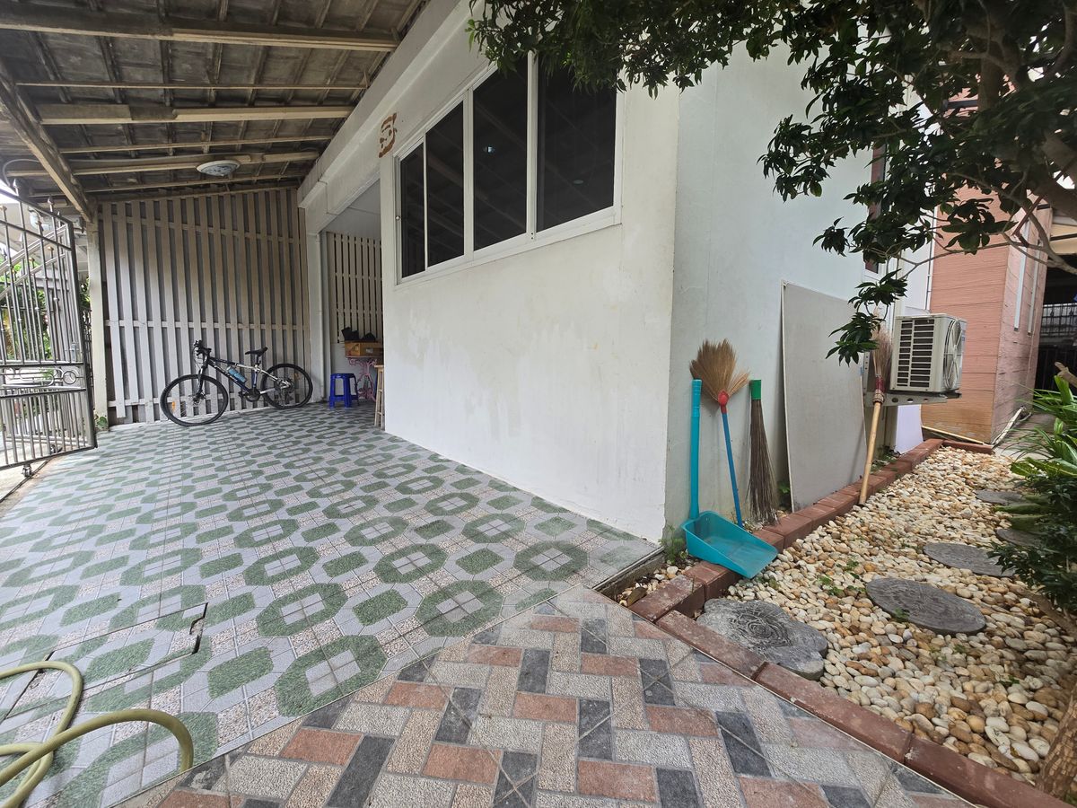 ขายทาวน์โฮมปิ่นเกล้า จรัญสนิทวงศ์ : ขาย ทาวน์โฮม บ้านศศิวรรณ สวนผัก  หลังริม เนื้อที่ 37.6 ตร.ว  อารมณ์สไตล์บ้านเดี่ยว  