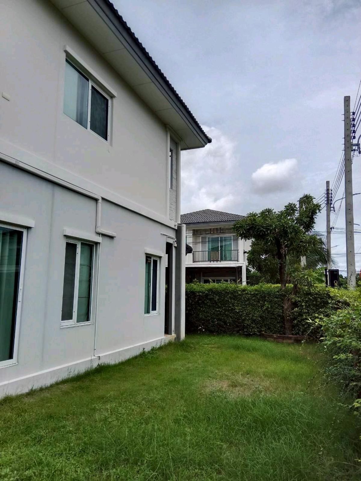 บ้านพัฒนาการ ศรีนครินทร์ : บ้านเดี่ยว ขาย เช่า บ้านมุม3 นอน 3 น้ำ 2 จอดรถ สนใจติดต่อคุณเนย 0938563451