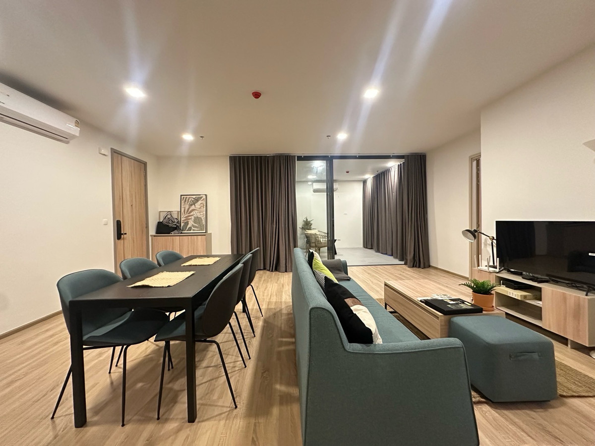 For RentCondoRatchathewi,Phayathai : 🌈3-Bedroom City Condo Near BTS Phaya Thai – Fully Furnished & Move-In Ready!