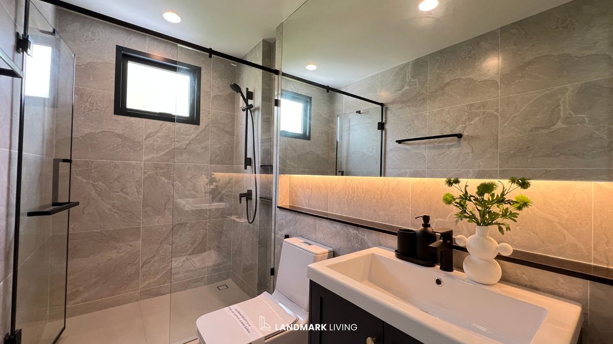 For SaleHouseBang kae, Phetkasem : ✨ Everything as in the picture Ready to move in. Luxury house That you cant miss Give you a special deal from Landmark Living 💯