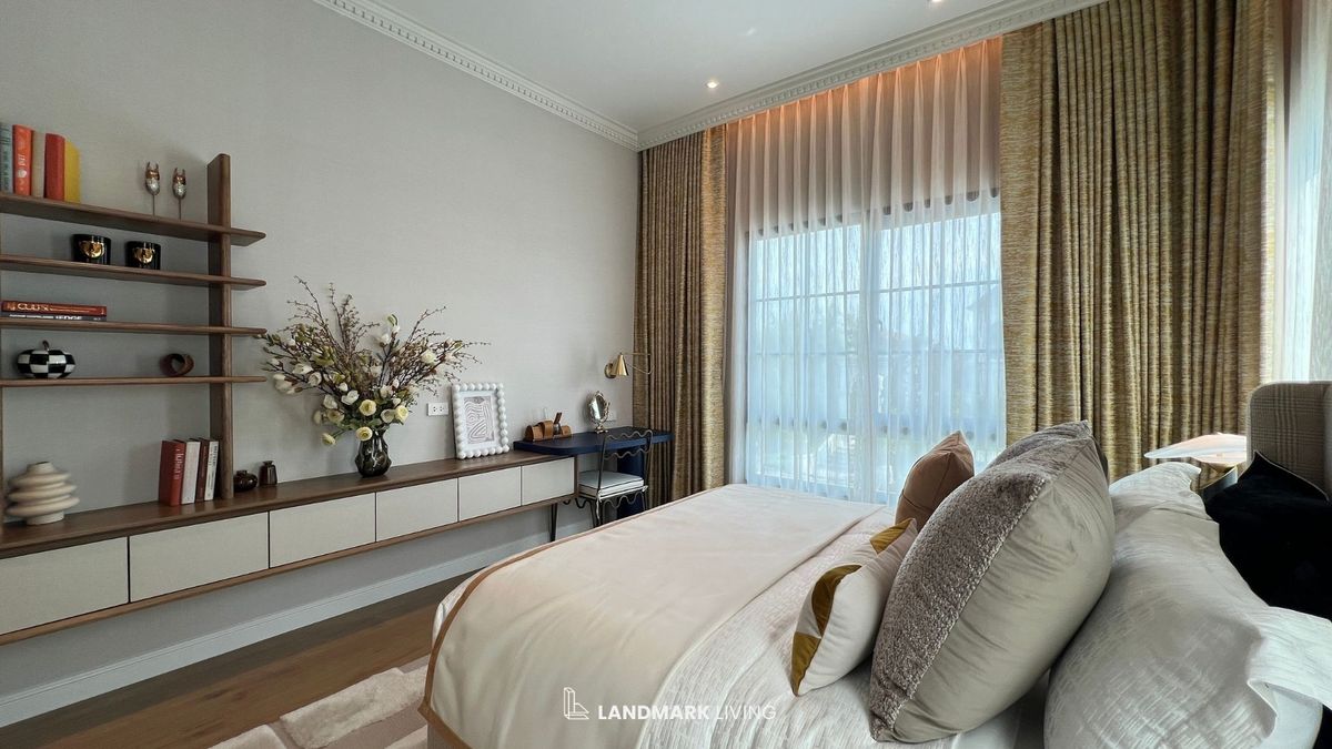 For SaleHousePattanakan, Srinakarin : ✨ Everything as in the picture Ready to move in. 🏡 Narinsiri Krungthep Kreetha. Real touch. Receive premium deals before anyone in Landmark Living 💯