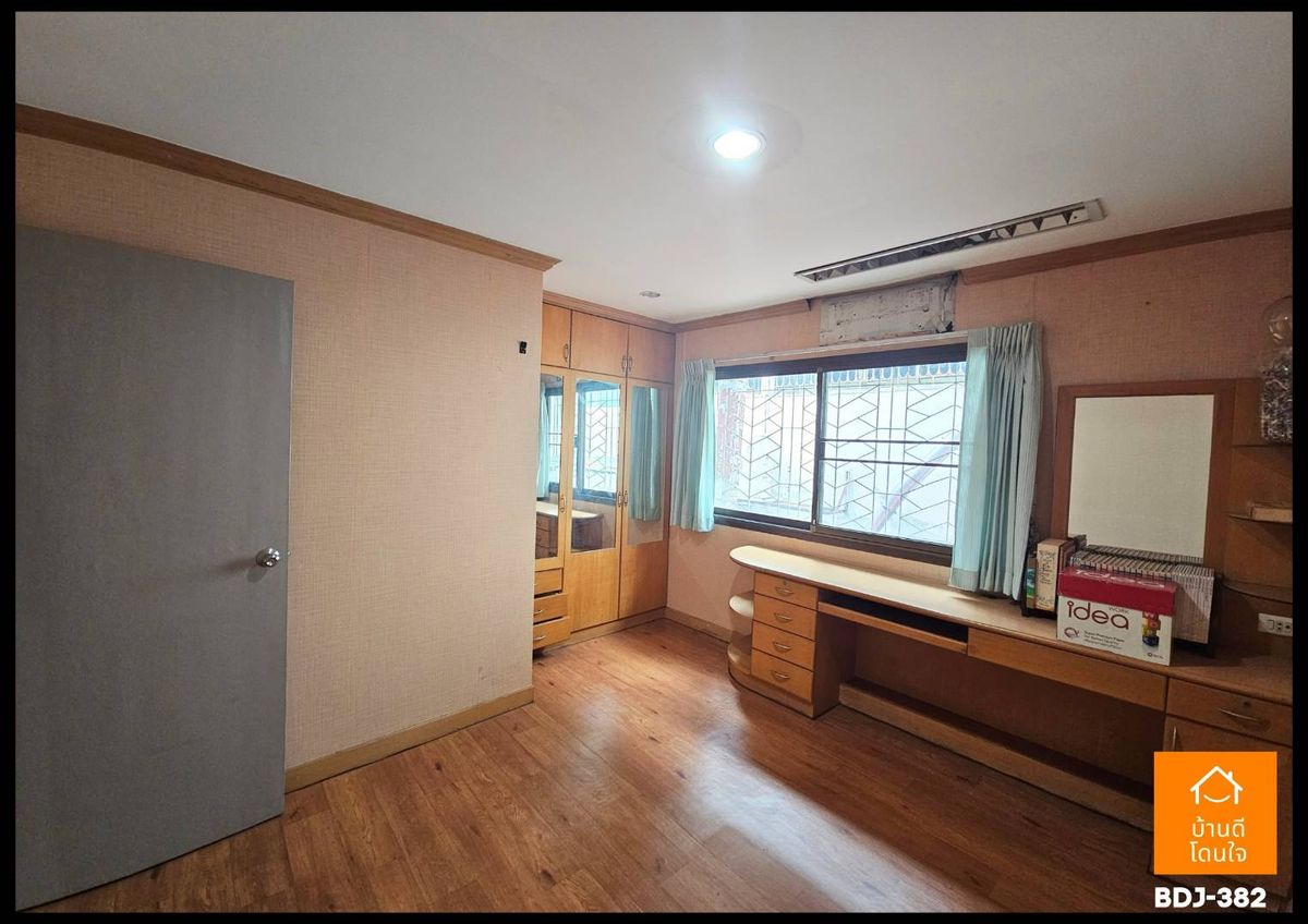 ขายทาวน์โฮมรามคำแหง หัวหมาก : ลดราคาพิเศษ ทาวน์โฮม บ้านบดินทรรักษา (32 ตร.ว.) 4 นอน 2 น้ำ 2 จอด ใกล้โรงเรียนบดินทรเดชา 