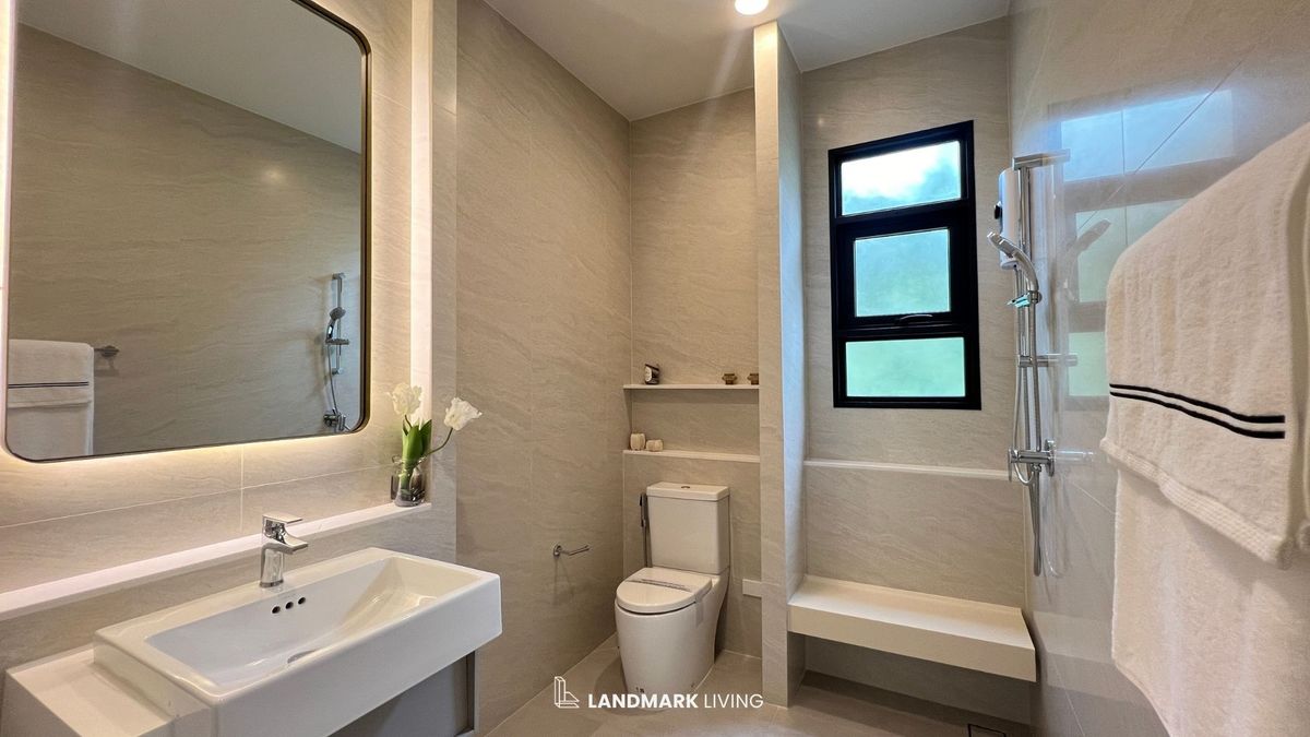 For SaleHousePattanakan, Srinakarin : ✨ Everything as in the picture Ready to move in. 🏡 Narinsiri Krungthep Kreetha. Real touch. Receive premium deals before anyone else at Landmark Living 💯