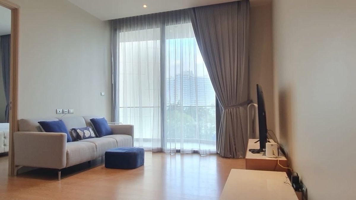 For RentCondoWongwianyai, Charoennakor : ✨Magnolia Waterfront residence -
 2Bed| 102 SQM | 8th Floor | Balcony with Panoramic River View 🌊