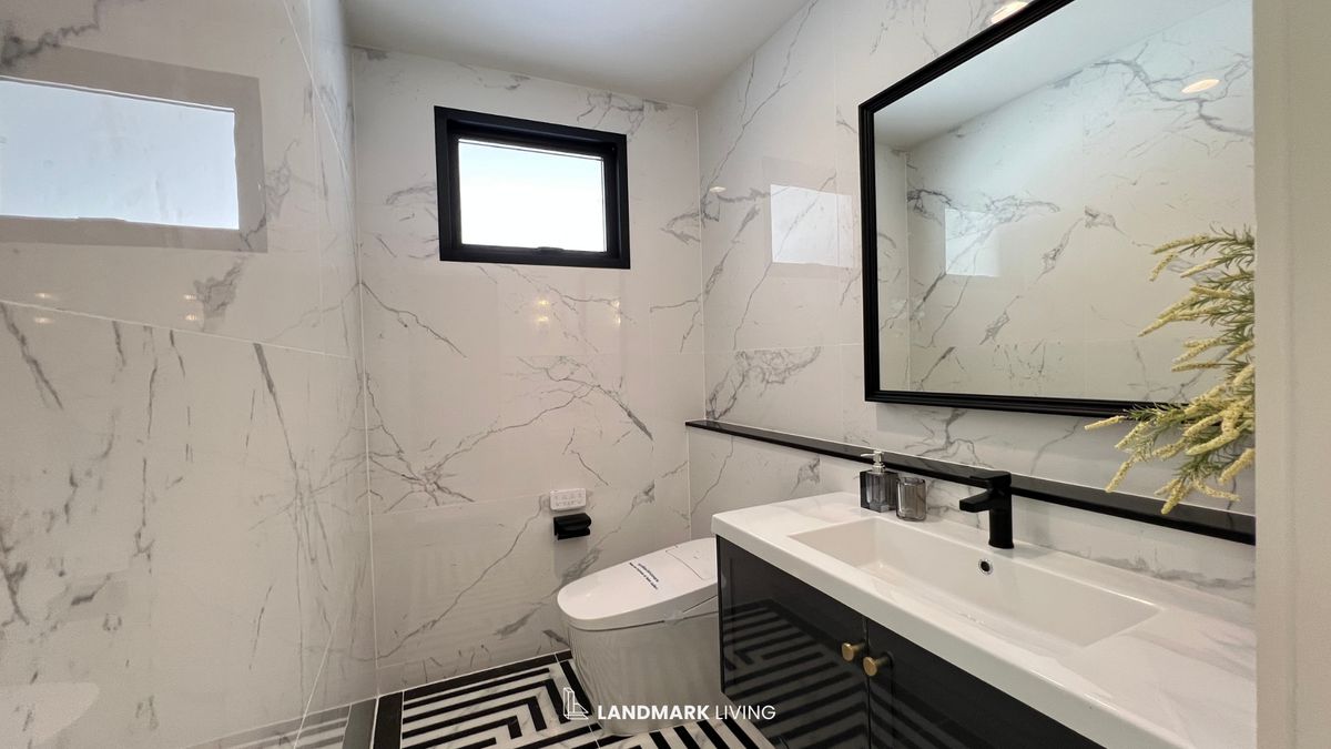 For SaleHouseBang kae, Phetkasem : ✨ Everything as in the picture Ready to move in. Luxury house That you cant miss Give you a special deal from Landmark Living 💯