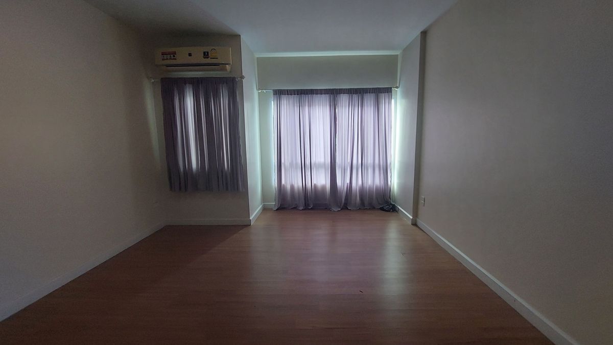 ขายทาวน์โฮมมีนบุรี-ร่มเกล้า : ขายทาวน์โฮม หมู่บ้านนลิน อเวนิว2 รามคำแหง 144  ใกล้รถไฟฟ้าสายสีส้ม