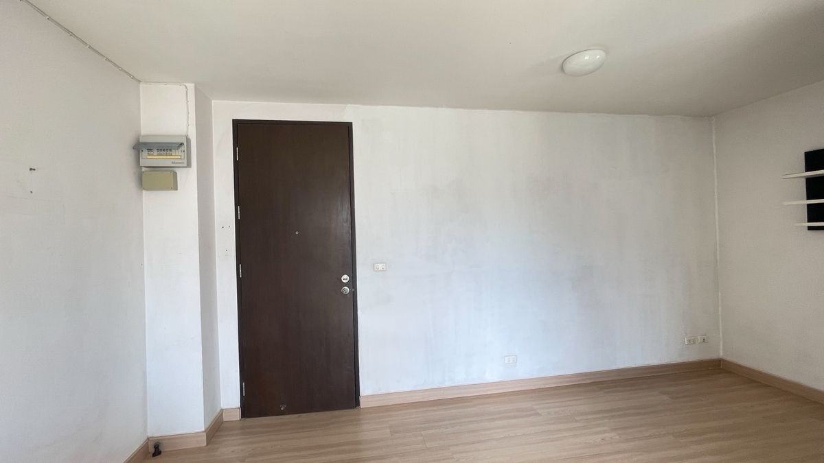 For SaleCondoPattanakan, Srinakarin : The cheapest in the Parkland Srinakarin project (The Parkland Srinakarin)  🛏️ 1 bedroom 🛁 1 bathroom 🛋️ 1 living room size 40 sqm. Building B 3 ✨ Price 1,700,000 baht ✨