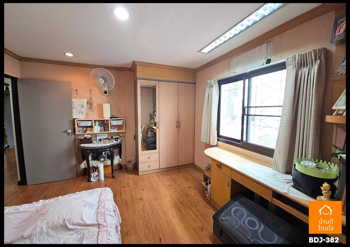 ขายทาวน์โฮมรามคำแหง หัวหมาก : ลดราคาพิเศษ ทาวน์โฮม บ้านบดินทรรักษา (32 ตร.ว.) 4 นอน 2 น้ำ 2 จอด ใกล้โรงเรียนบดินทรเดชา 