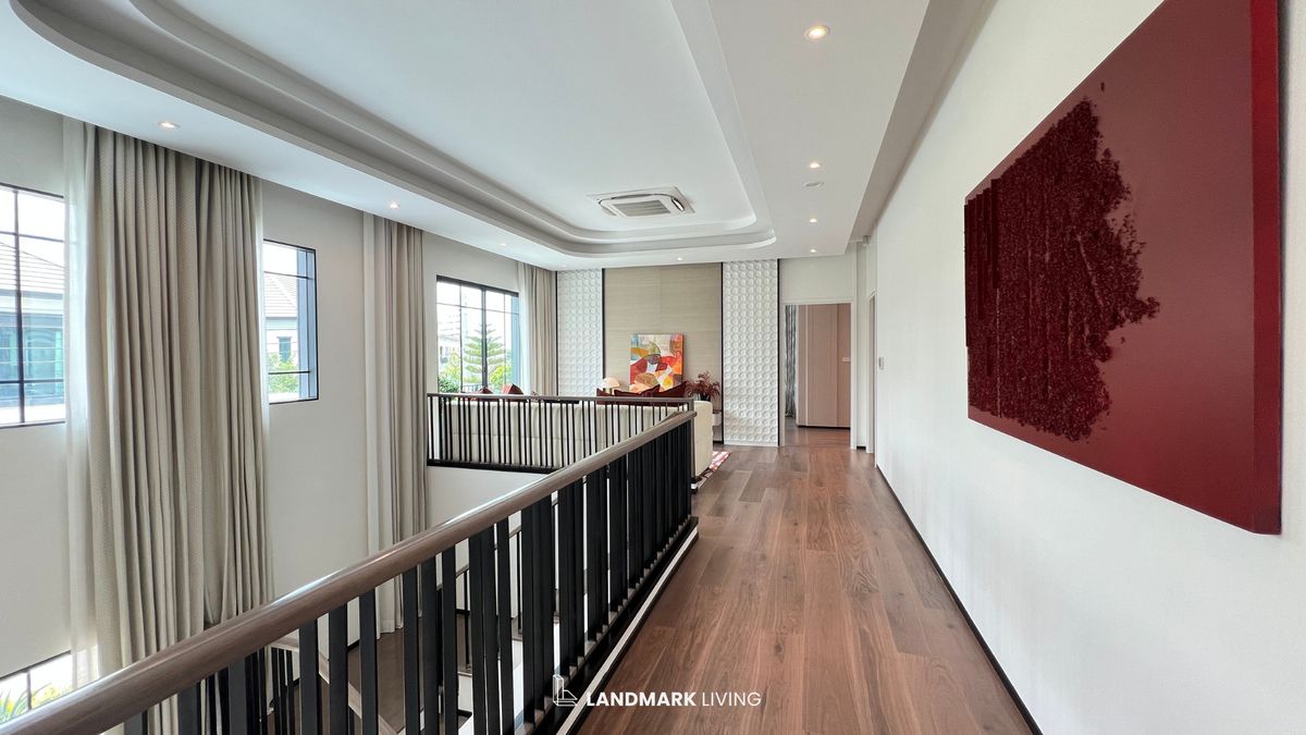 For SaleHouseBang kae, Phetkasem : ✨ Everything as in the picture Ready to move in. Luxury house That you cant miss Give you a special deal from Landmark Living 💯