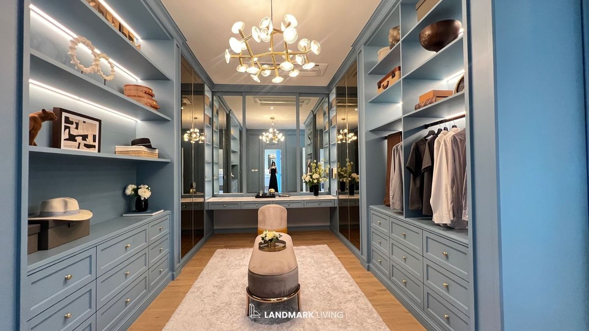 For SaleHousePattanakan, Srinakarin : ✨ Everything as in the picture Ready to move in. 🏡 Narinsiri Krungthep Kreetha. Real touch. Receive premium deals before anyone else at Landmark Living 💯