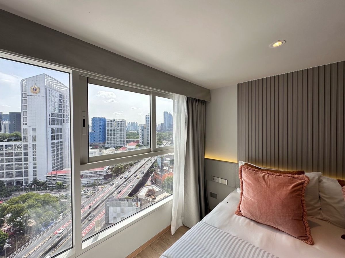 ขายคอนโดสยาม จุฬา สามย่าน : Culture จุฬา 2 นอน 1 น้ำ ห้องตรงจากโครงการ ไม่ผ่านเอเจ้นท์ 11.XX ล้าน ซื้อกับโครงการถูกสุด รับประกันได้ มีห้องจริง ไม่ลงราคามั่ว