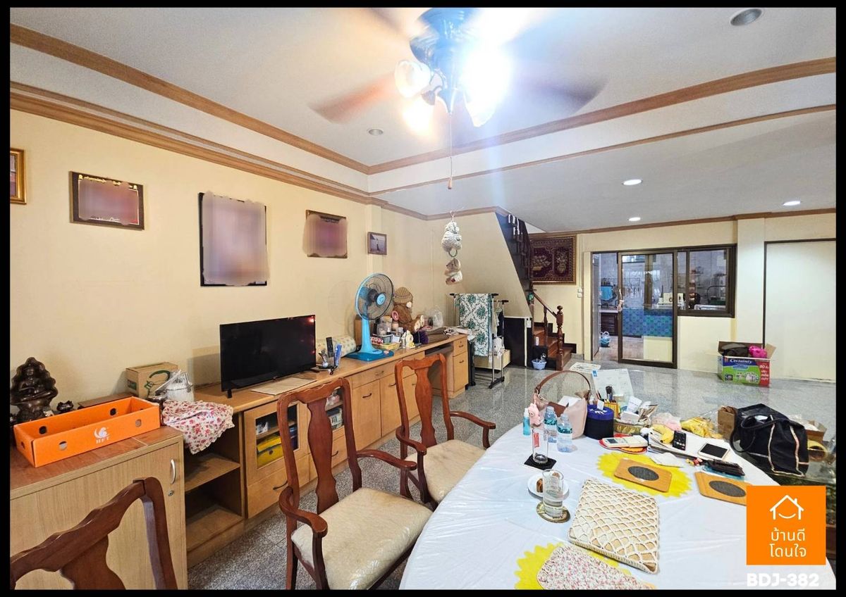 ขายทาวน์โฮมรามคำแหง หัวหมาก : ลดราคาพิเศษ ทาวน์โฮม บ้านบดินทรรักษา (32 ตร.ว.) 4 นอน 2 น้ำ 2 จอด ใกล้โรงเรียนบดินทรเดชา 