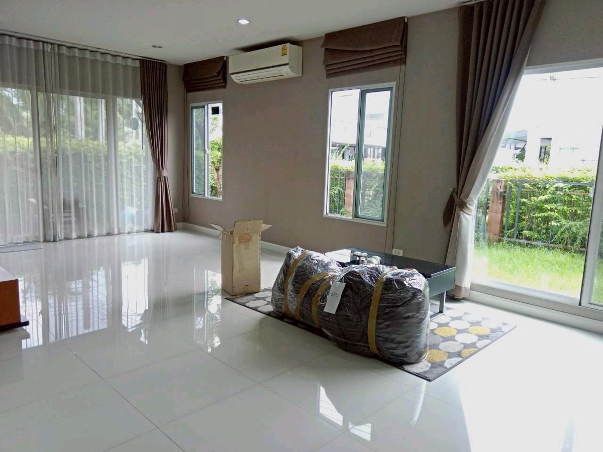 บ้านพัฒนาการ ศรีนครินทร์ : บ้านเดี่ยว ขาย เช่า บ้านมุม3 นอน 3 น้ำ 2 จอดรถ สนใจติดต่อคุณเนย 0938563451