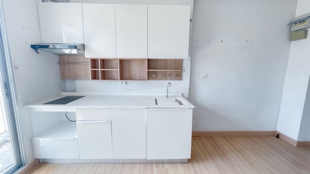For SaleCondoPattanakan, Srinakarin : The cheapest in the Parkland Srinakarin project (The Parkland Srinakarin)  🛏️ 1 bedroom 🛁 1 bathroom 🛋️ 1 living room size 40 sqm. Building B 3 ✨ Price 1,700,000 baht ✨