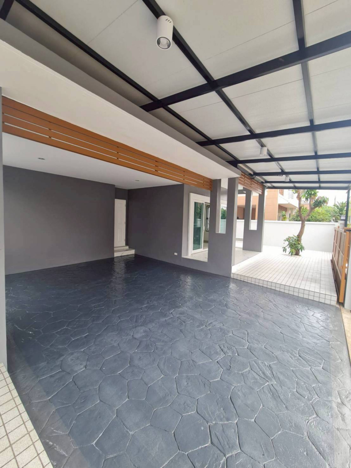 ขายบ้านนนทบุรี บางใหญ่ บางบัวทอง : ขายบ้าน เดอะ มิวส์ โฮม หน้ากว้าง รีโนเวทใหม่ คลองถนน บางบัวทอง นนทบุรี CX-140936