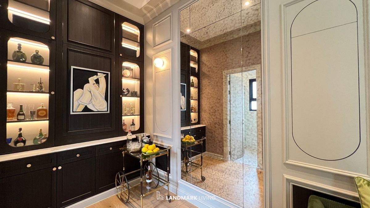 For SaleHousePattanakan, Srinakarin : ✨ Everything as in the picture Ready to move in. 🏡 Narinsiri Krungthep Kreetha. Real touch. Receive premium deals before anyone else at Landmark Living 💯