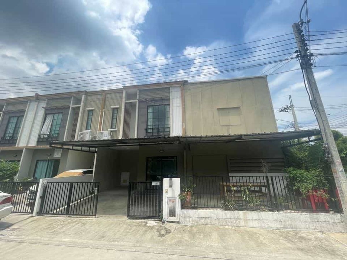 ให้เช่าทาวน์โฮมลาดกระบัง สุวรรณภูมิ : 🏠 ให้เช่าทาวน์โฮมพร้อมโกดัง ถนนกิ่งแก้ว   ✈️ ใกล้สนามบินสุวรรณภูมิ 7.9 กม เท่านั้น  บ้านว่างพร้อมเข้าอยู่  ✅✅ 