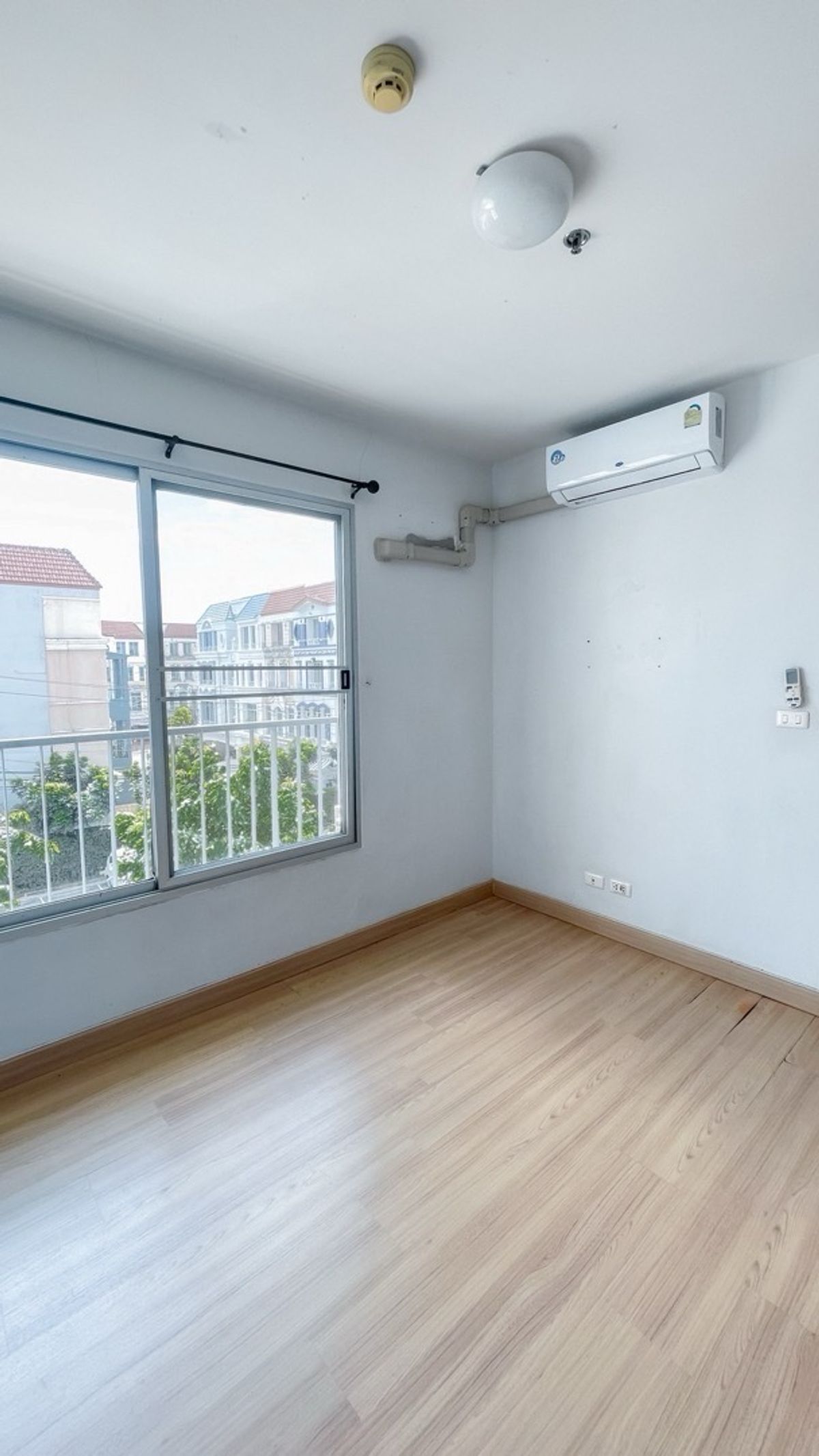 For SaleCondoPattanakan, Srinakarin : The cheapest in the Parkland Srinakarin project (The Parkland Srinakarin)  🛏️ 1 bedroom 🛁 1 bathroom 🛋️ 1 living room size 40 sqm. Building B 3 ✨ Price 1,700,000 baht ✨