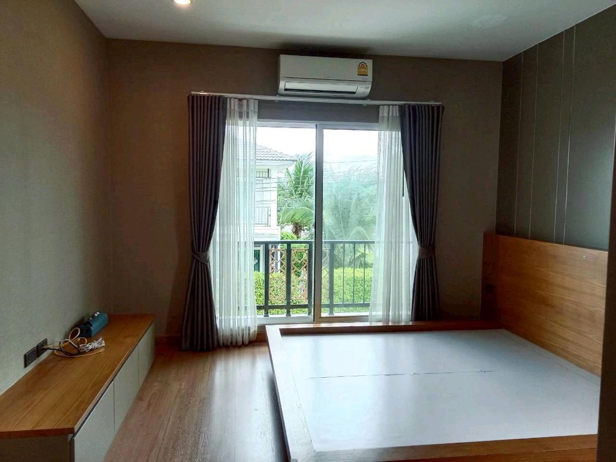 บ้านพัฒนาการ ศรีนครินทร์ : บ้านเดี่ยว ขาย เช่า บ้านมุม3 นอน 3 น้ำ 2 จอดรถ สนใจติดต่อคุณเนย 0938563451