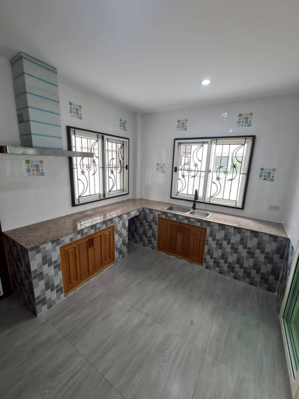 ขายบ้านนนทบุรี บางใหญ่ บางบัวทอง : ขายบ้าน เดอะ มิวส์ โฮม หน้ากว้าง รีโนเวทใหม่ คลองถนน บางบัวทอง นนทบุรี CX-140936