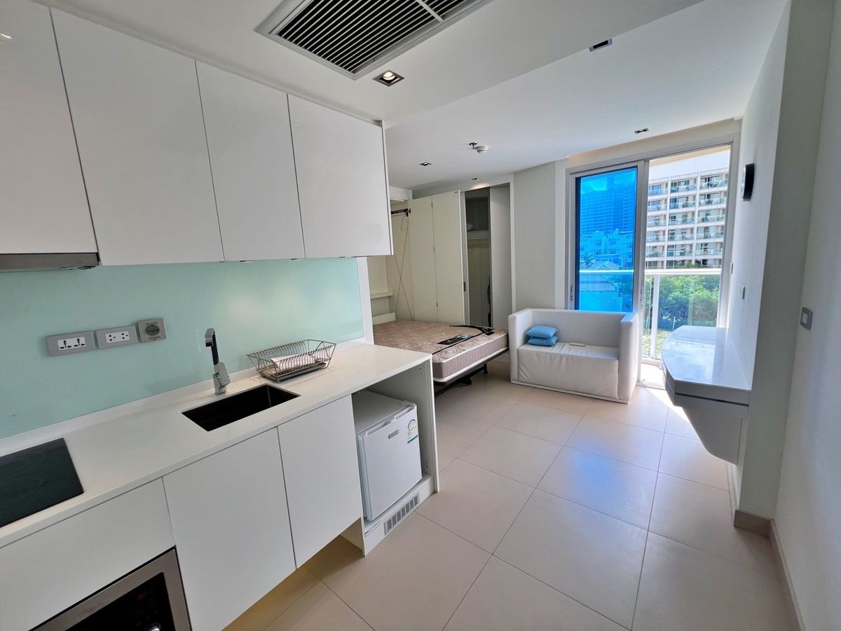 ขายคอนโดพัทยา บางแสน ชลบุรี สัตหีบ : ขาย Sands Condominium พัทยา ซีวิว ติดทะเลหาดพระตำหนัก ห้องใหม่ไม่เคยเข้าอยู่ เพียง 1.5 ล้าน 25 ตรม. 1 นอน ตกแต่งสวย เฟอร์ครบพร้อมอยู่