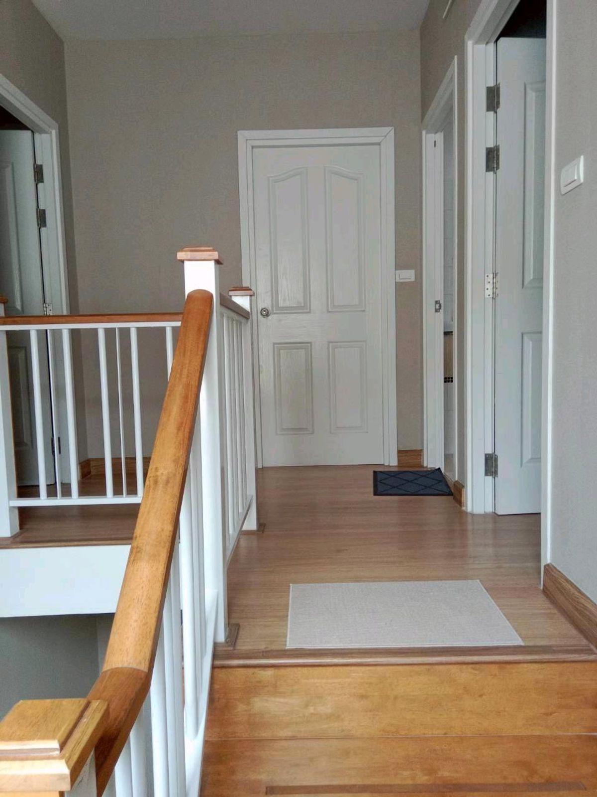 บ้านพัฒนาการ ศรีนครินทร์ : บ้านเดี่ยว ขาย เช่า บ้านมุม3 นอน 3 น้ำ 2 จอดรถ สนใจติดต่อคุณเนย 0938563451