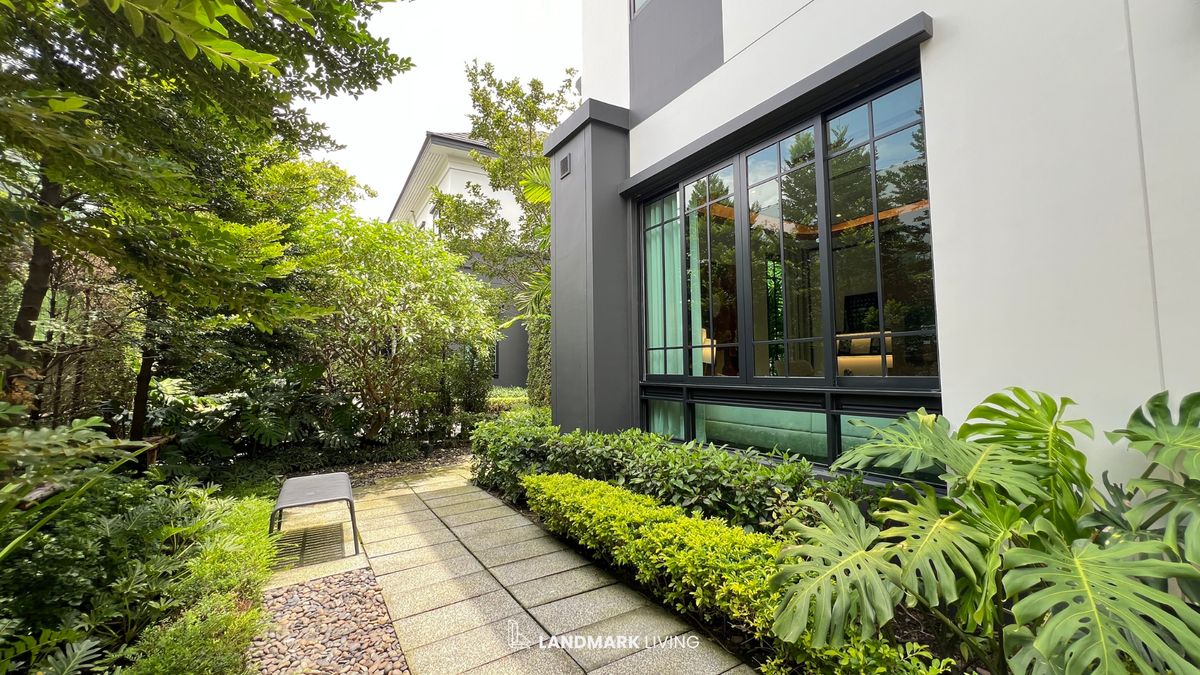 For SaleHouseBang kae, Phetkasem : ✨ Everything as in the picture Ready to move in. Luxury house That you cant miss Give you a special deal from Landmark Living 💯