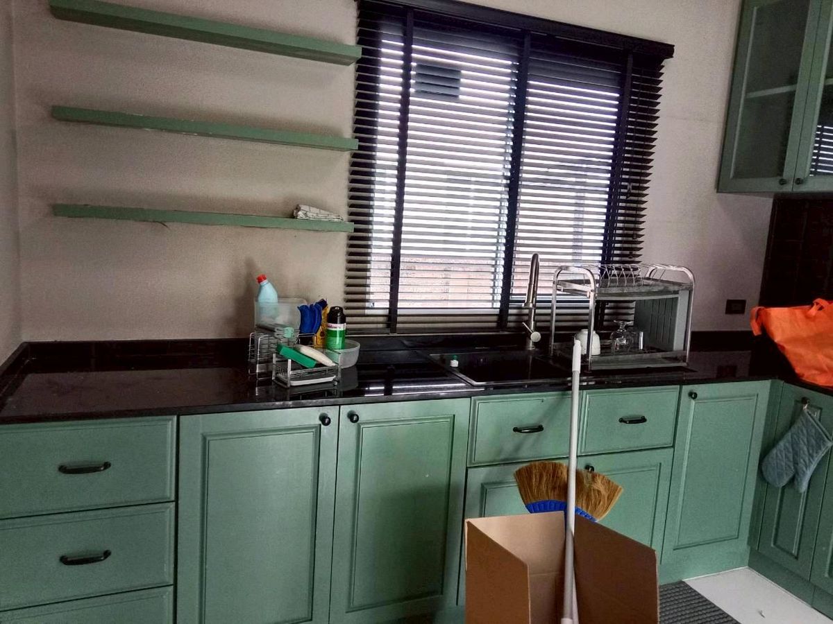 บ้านพัฒนาการ ศรีนครินทร์ : บ้านเดี่ยว ขาย เช่า บ้านมุม3 นอน 3 น้ำ 2 จอดรถ สนใจติดต่อคุณเนย 0938563451