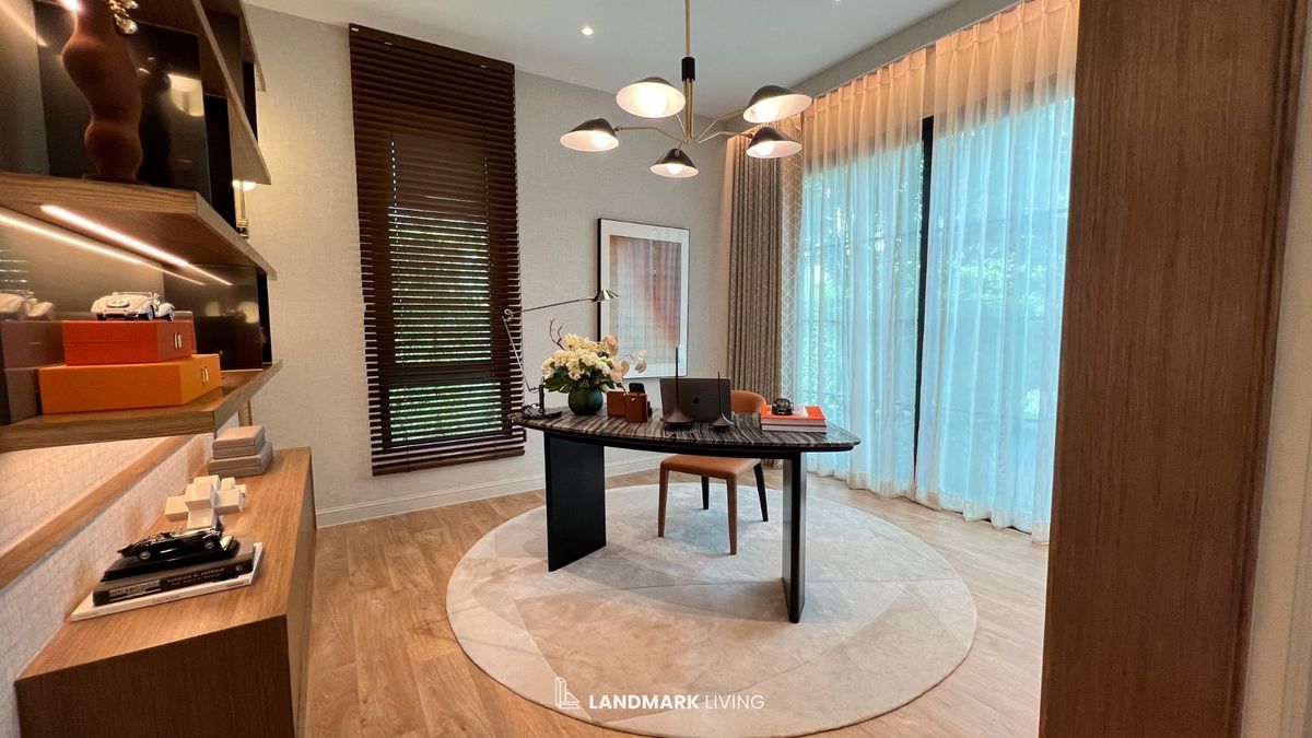 For SaleHousePattanakan, Srinakarin : ✨ Everything as in the picture Ready to move in. 🏡 Narinsiri Krungthep Kreetha. Real touch. Receive premium deals before anyone in Landmark Living 💯