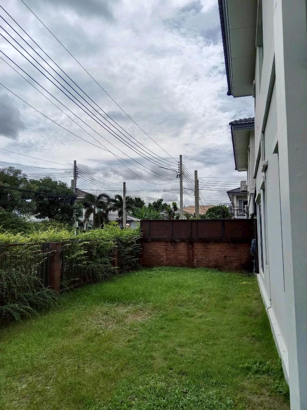 บ้านพัฒนาการ ศรีนครินทร์ : บ้านเดี่ยว ขาย เช่า บ้านมุม3 นอน 3 น้ำ 2 จอดรถ สนใจติดต่อคุณเนย 0938563451