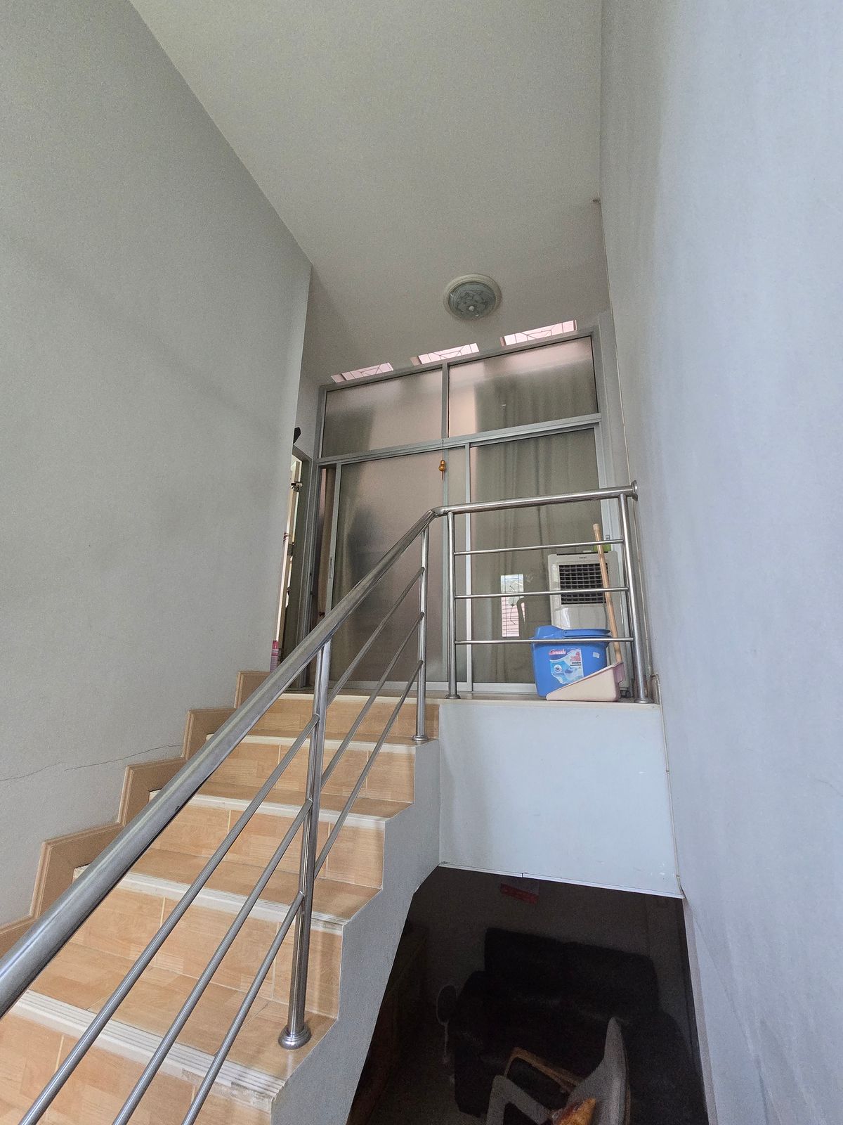 ขายทาวน์โฮมปิ่นเกล้า จรัญสนิทวงศ์ : ขาย ทาวน์โฮม บ้านศศิวรรณ สวนผัก  หลังริม เนื้อที่ 37.6 ตร.ว  อารมณ์สไตล์บ้านเดี่ยว  