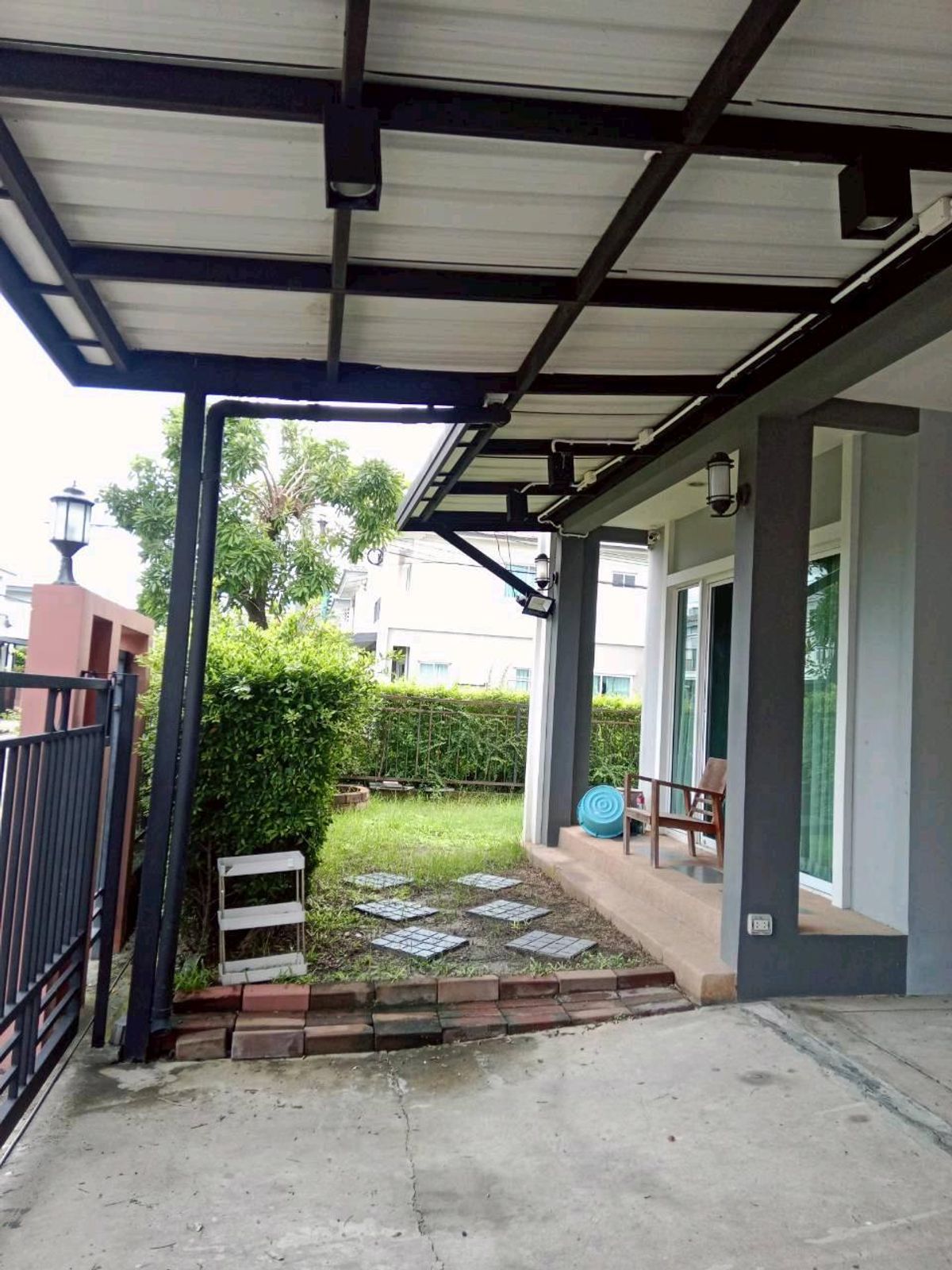 บ้านพัฒนาการ ศรีนครินทร์ : บ้านเดี่ยว ขาย เช่า บ้านมุม3 นอน 3 น้ำ 2 จอดรถ สนใจติดต่อคุณเนย 0938563451