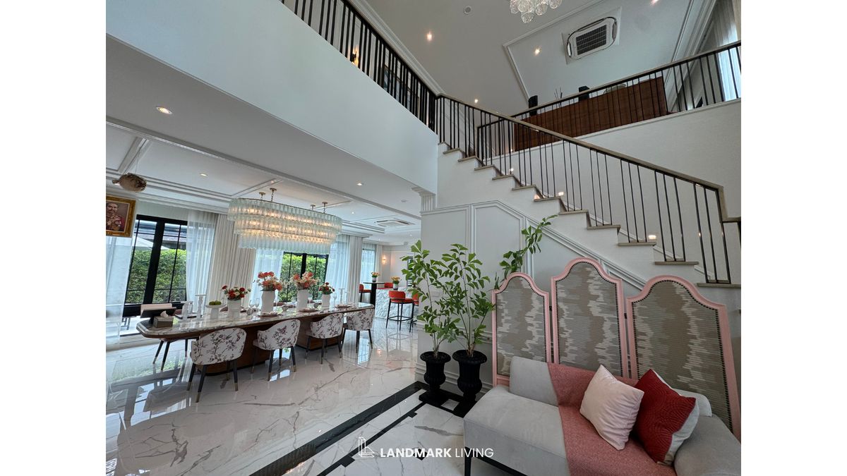 For SaleHouseBang kae, Phetkasem : ✨ Everything as in the picture Ready to move in. Luxury house That you cant miss Give you a special deal from Landmark Living 💯