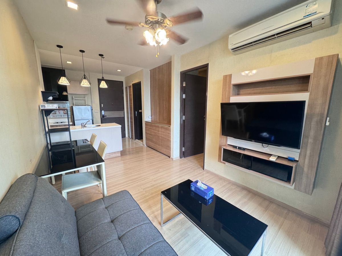 CondoSathorn, Narathiwat : Rhythm Sathorn, beautiful room, new renovation for rent 22k, selling 5.5 million