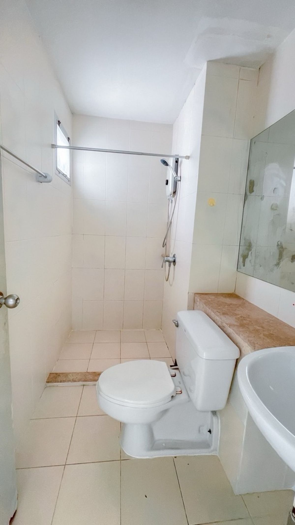 For SaleCondoPattanakan, Srinakarin : The cheapest in the Parkland Srinakarin project (The Parkland Srinakarin)  🛏️ 1 bedroom 🛁 1 bathroom 🛋️ 1 living room size 40 sqm. Building B 3 ✨ Price 1,700,000 baht ✨