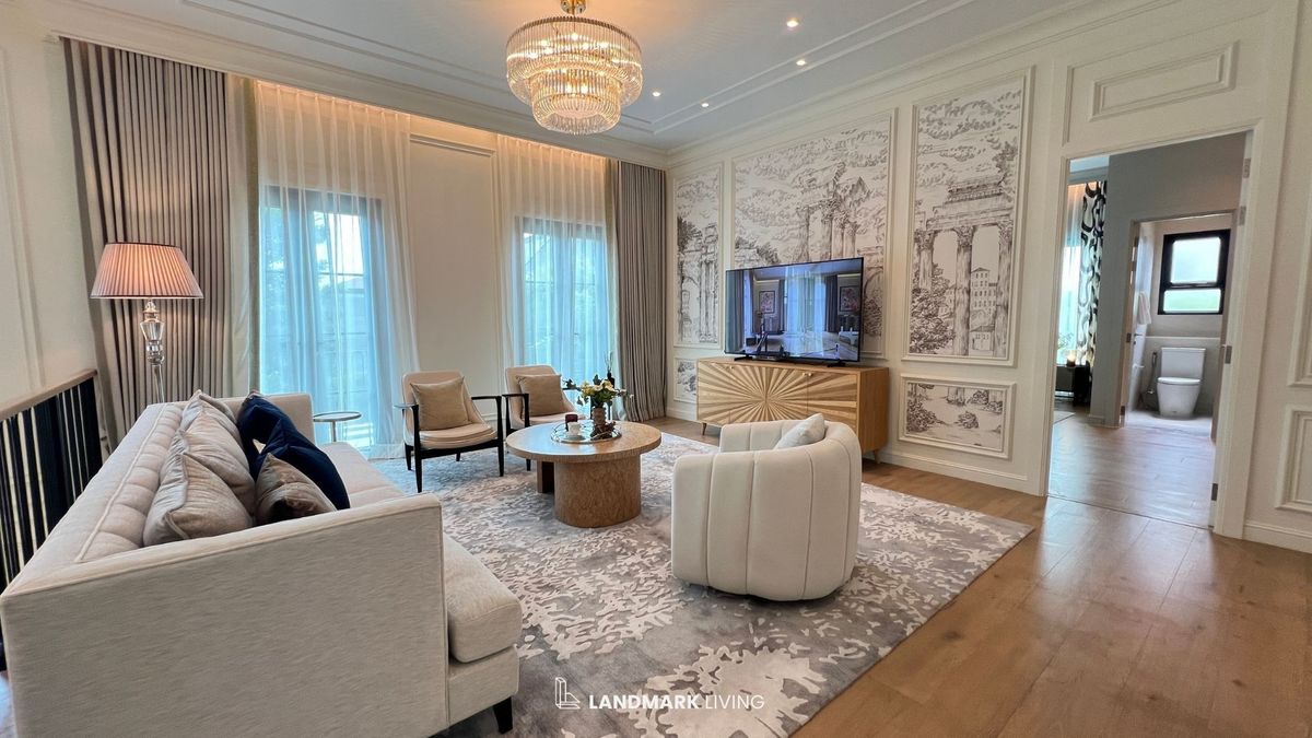 For SaleHousePattanakan, Srinakarin : ✨ Everything as in the picture Ready to move in. 🏡 Narinsiri Krungthep Kreetha. Real touch. Receive premium deals before anyone else at Landmark Living 💯