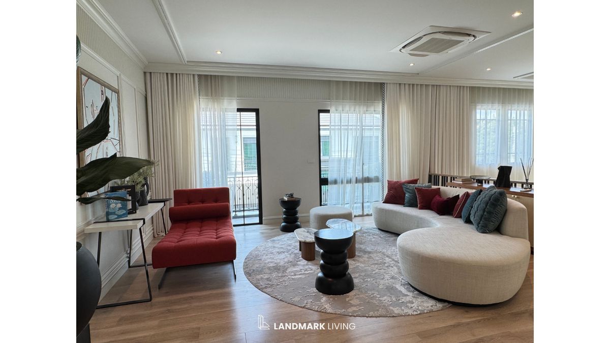 For SaleHouseBang kae, Phetkasem : ✨ Everything as in the picture Ready to move in. Luxury house That you cant miss Give you a special deal from Landmark Living 💯