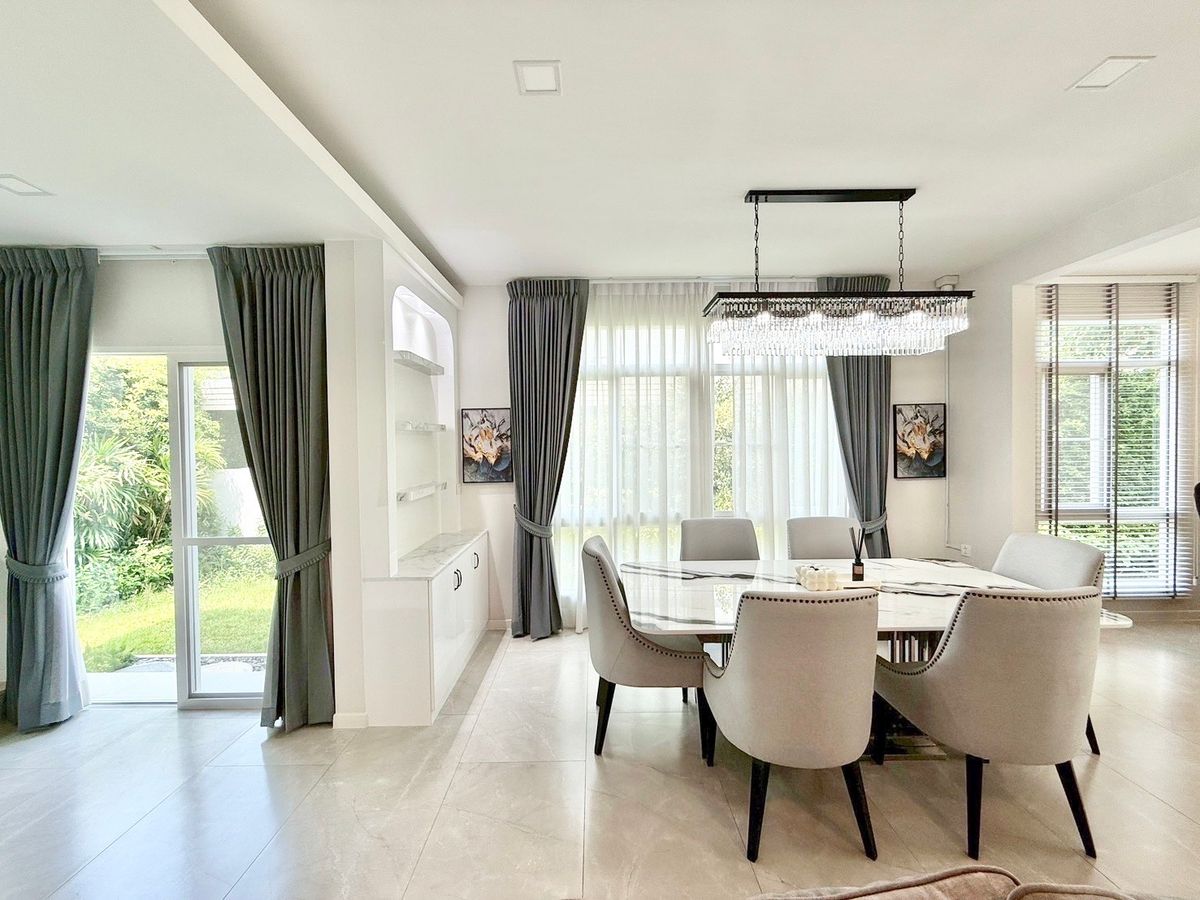 For SaleHouseLadkrabang, Suwannaphum Airport : FIFA 087-808-3690 🏡 Luxurious house for sale, Mantana 2 Motorway-New Krungthepkreetha (Decorative Motorway-Krungthep Kreetha), Rare Item, EXPANDIO (the largest in the project) opposite the central garden and the playground.